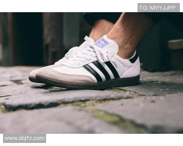 足球巨星代言广告震撼来袭完美演绎运动激情与品牌魅力